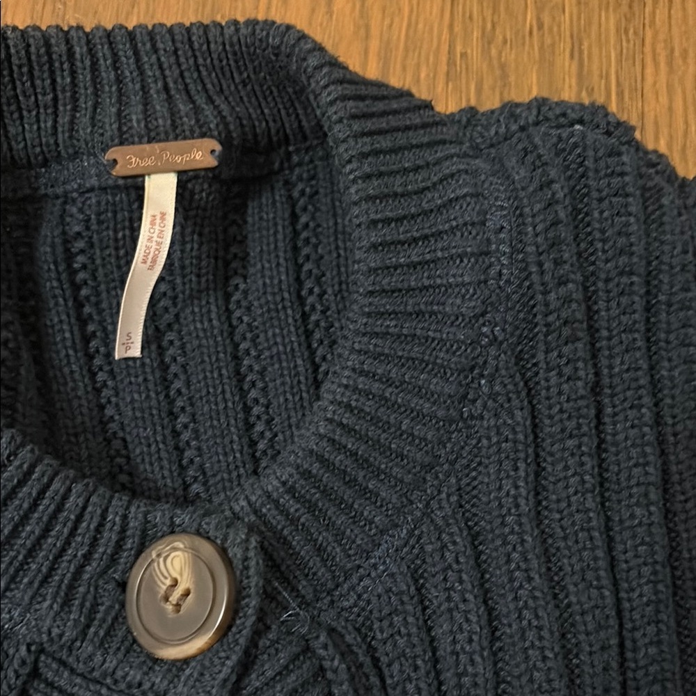 Free people Navy Cable-Knit Button Front Women's Sweater size small - Picture 3 of 6